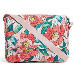 NWT Vera Bradley Essential Messenger Bag